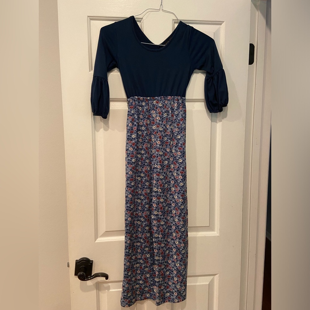 Beautiful navy blue floral jumpsuit size girls medium